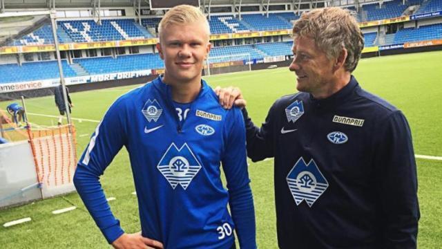 此托底的默 此托底的默